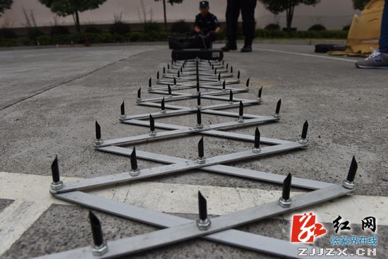 【警视窗】张家界市公安局发放新式警用装备 提高应急处突能力