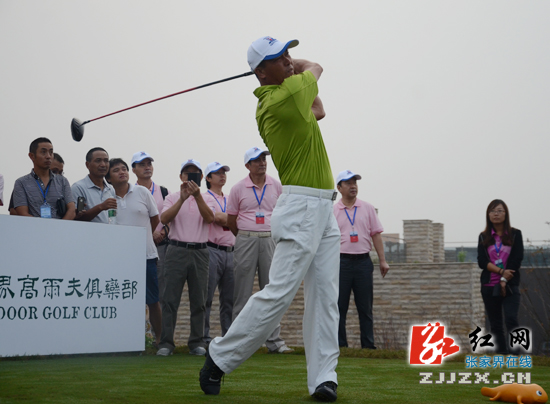 中韩“高手”张家界宝峰湖挑战“极限19洞” 中国队赢得百万奖金