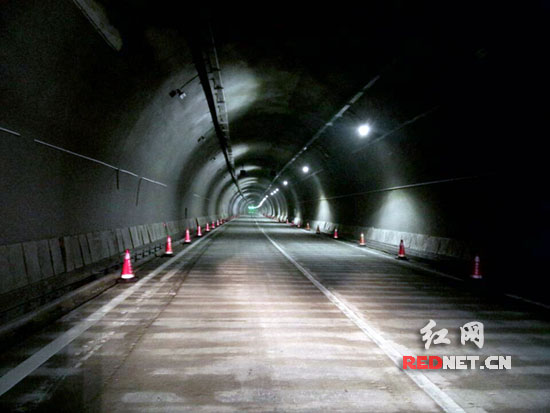 湖南平汝高速郴州段寒岭界隧道施工完毕