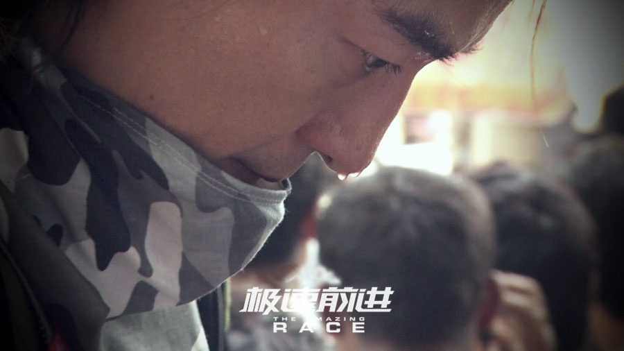 郑伊健满头大汗 .jpg