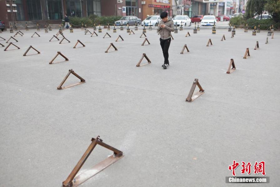 长春某小区广场焊锁防广场舞大妈
