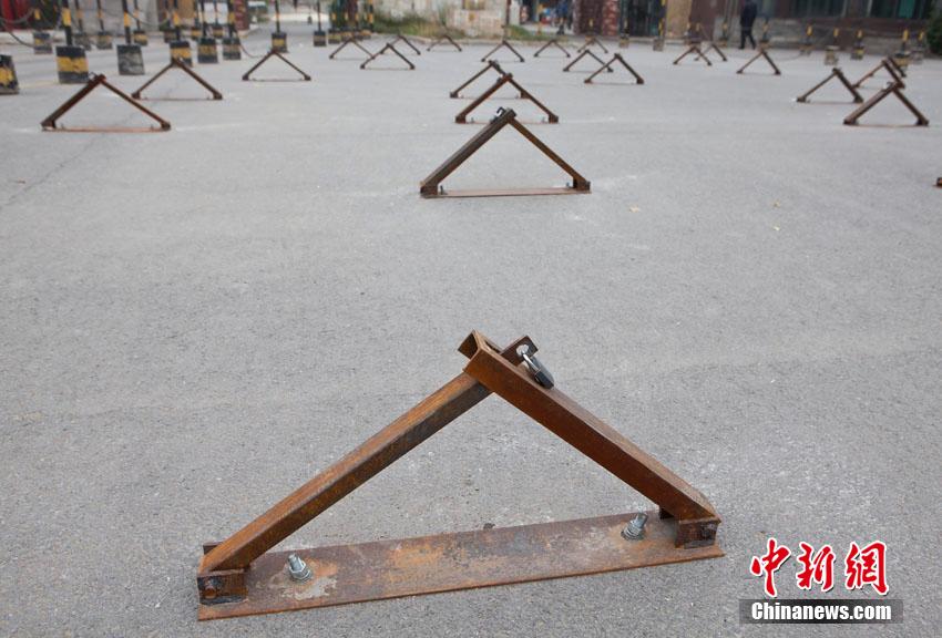 长春某小区广场焊锁防广场舞大妈