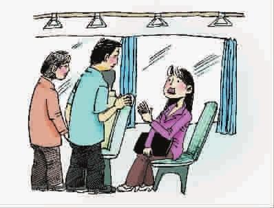 女子公交上拒给8旬老太让座：单位主管哪好让位