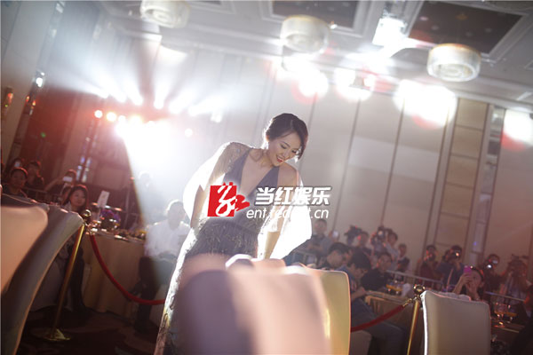 章子怡在场内美丽动人
