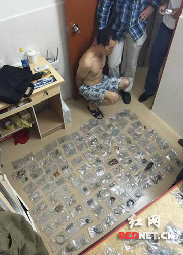 10月11日，民警在广州将犯罪嫌疑人抓获，现场缴获被盗玉器