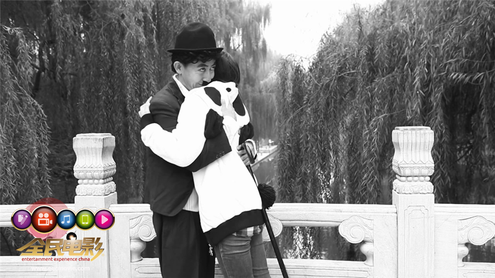 《全民电影》参赛者再现卓别林默片