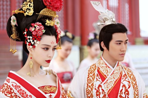《武则天》曝光了一组主演范冰冰与李治廷的绝美剧照