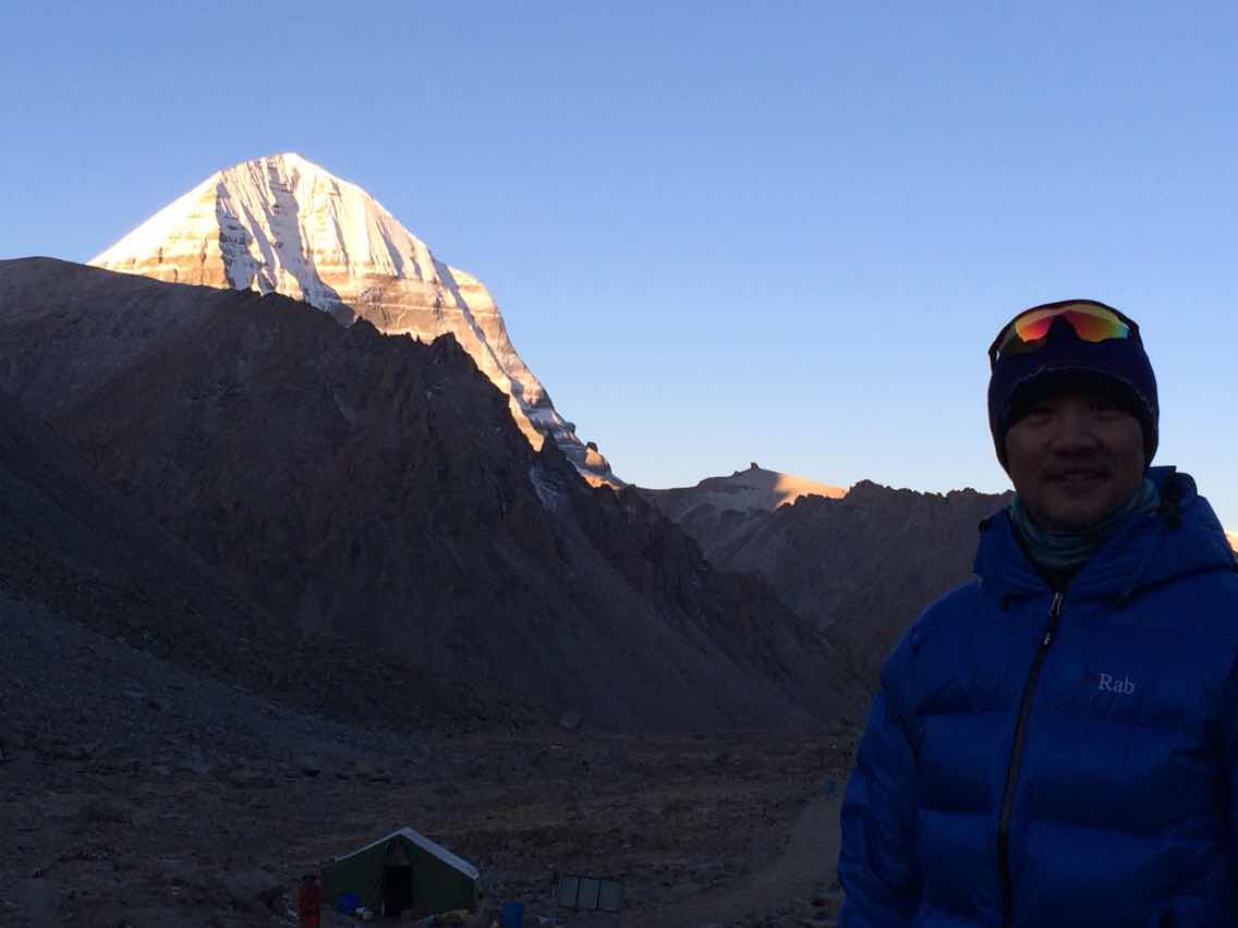 黄志忠与雪山合影