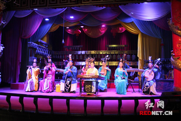 编钟古乐表演。