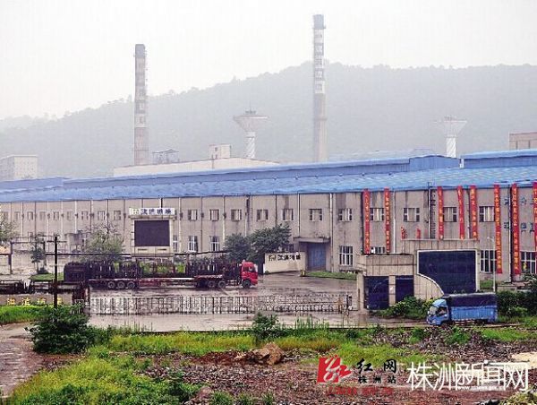 石峰区的旗滨生产基地已停产（刘震 摄）