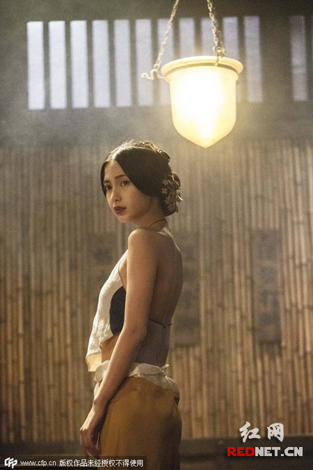 Angelababy与冯嘉怡澡堂肉搏戏