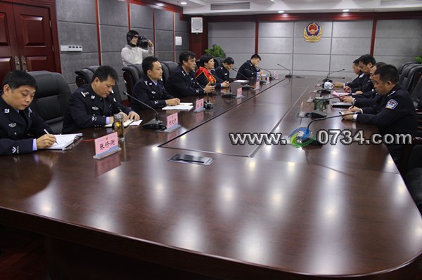 衡阳市公安局在七楼会议室举行欢迎李晖载誉返衡座谈会