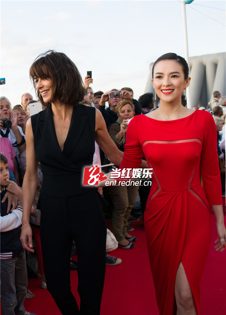 章子怡苏菲玛索牵手亮相