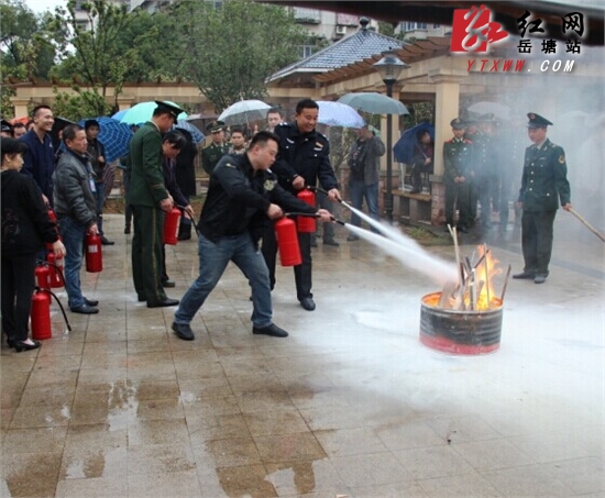 冬季来临 岳塘消防宣传工作加大“火力”