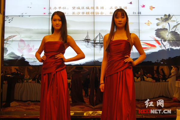第十二届国际职业模特大赛中国赛区总冠军胡文敏等8位模特现场助阵，为即将开展的中国（长沙）国际旅游小姐大赛增色不少。）