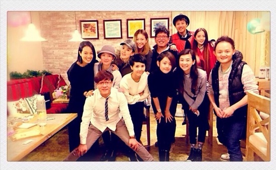 朱丹与好友合影