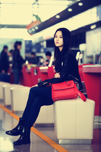 张慧雯现身机场