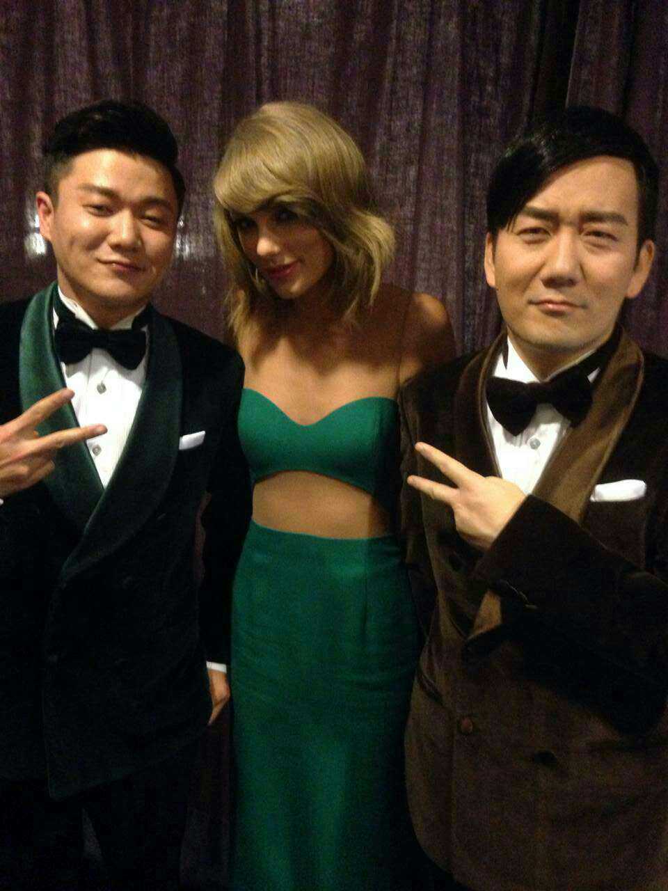 筷子与Taylor Swift合影