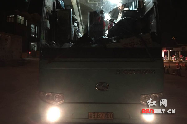 超员车辆被民警查获。