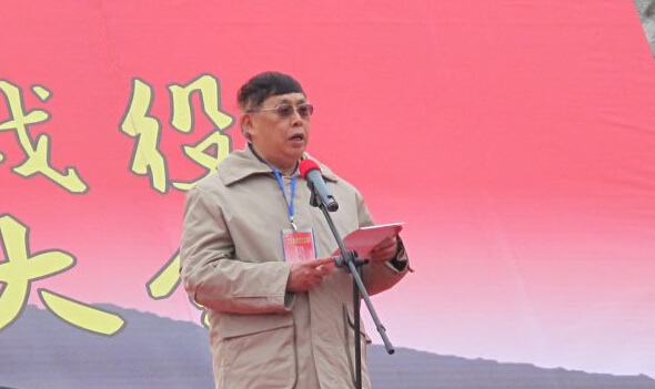 陈毅元帅之子陈昊苏代表红军后代发言