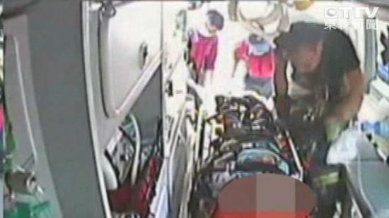 台湾6岁男童被幼儿园电动门夹头身亡(图)