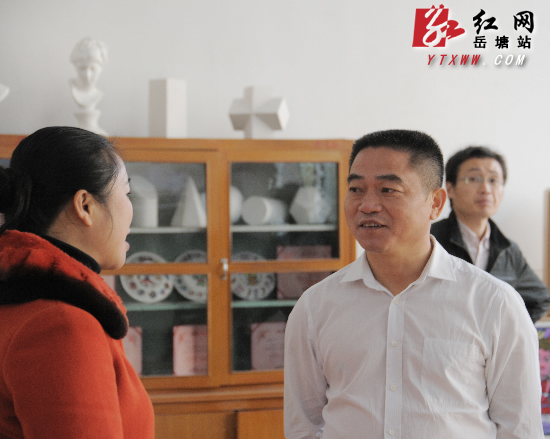 王永红视察“新装打扮”的友谊学校