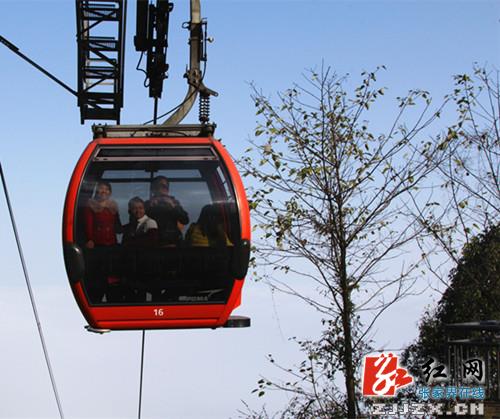 张家界天门山雪后天晴现绝美云海奇观（图）