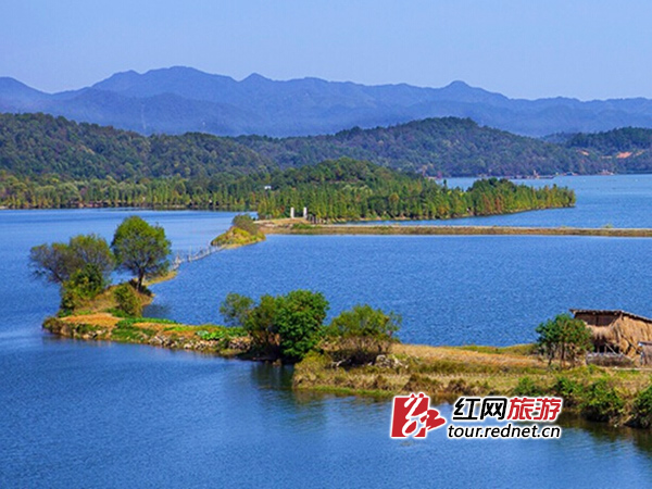 水府旅游区桃花岛深秋实景。景区供图