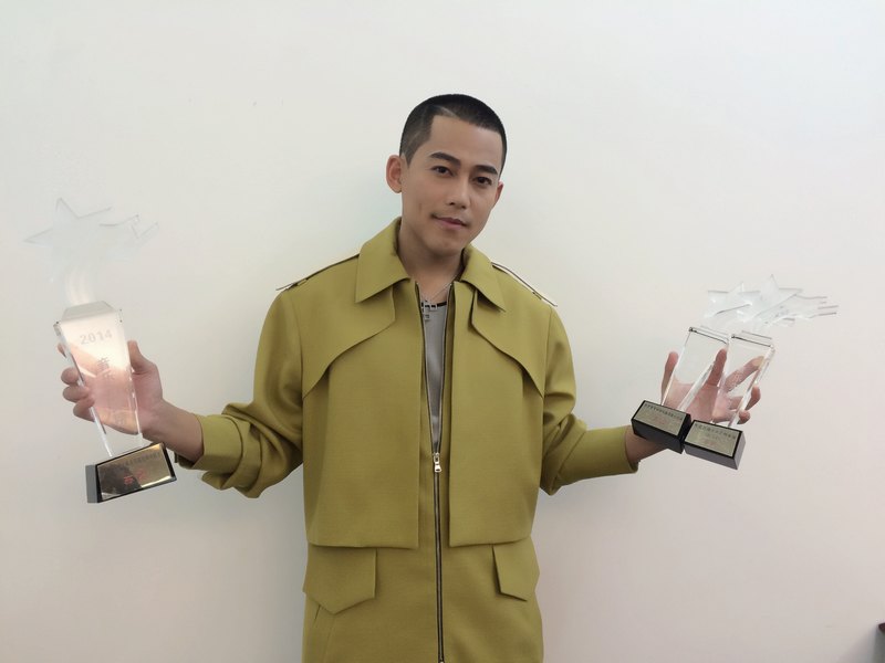 苏醒喜获三项大奖