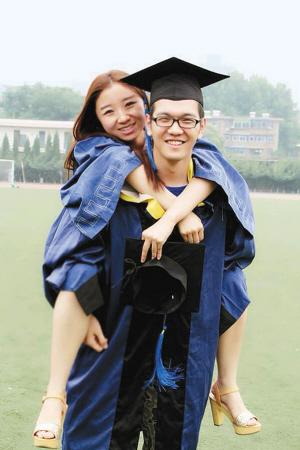 一对研究生同名同姓同窗 古城喜结良缘传佳话