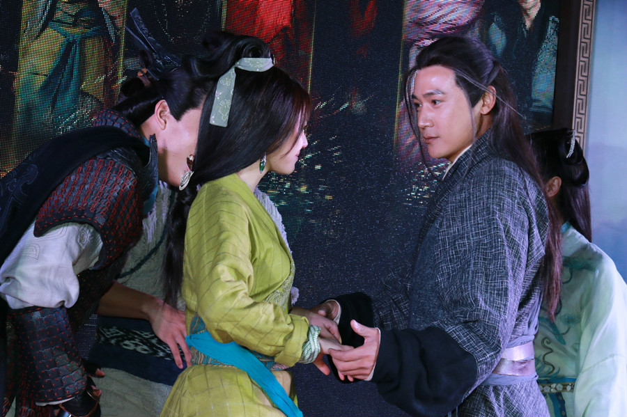 陆毅与陈妍希“深情”对望
