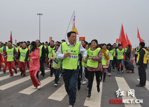 活动全程约9.7公司，参赛人数约为1500人左右