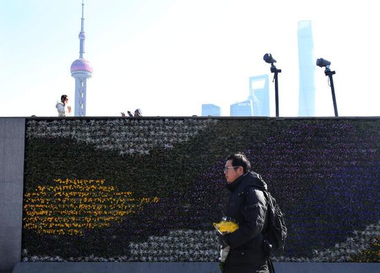 上海外滩发生踩踏事故致36人死亡