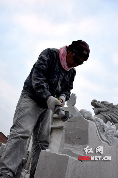 双峰县井字镇花岗岩石二次“点石成金”