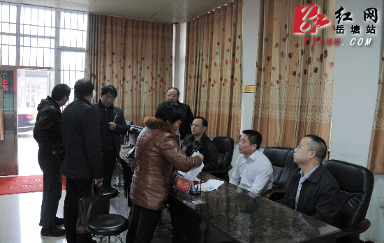 王永红公开接访为民解忧