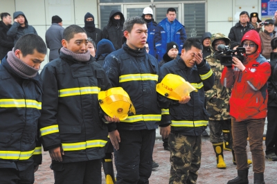 5年超140名消防员牺牲，消防应职业化吗？