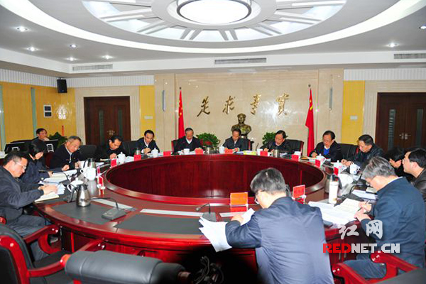 1月9日，湖南省纪委常委会召开2014年度民主生活会。