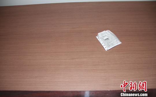 俩盗贼因分赃不均一人故意留下同伙“罪证”（图）