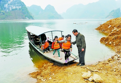 【行进中国·精彩故事】把山里娃带上“希望之船”