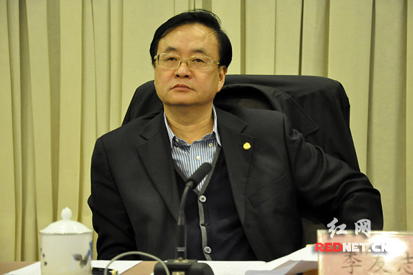 湖南省副省长、省“扫黄打非”工作小组副组长李友志主持会议。