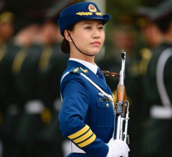 三军仪仗队女兵分队长:曾因长高1.8厘米错过阅兵
