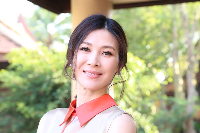 童蕾尽显淑女风范