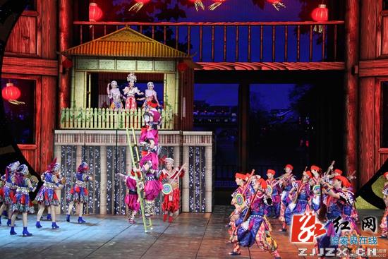 张家界市武陵源区民族文化演艺去年创收逾6250万元