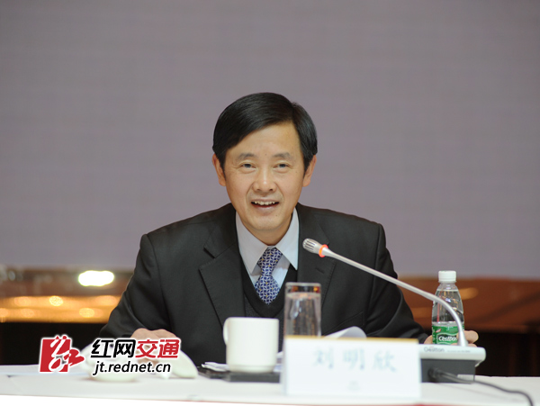 湖南省交通运输厅党组书记、厅长刘明欣在会上要求，全省交通运输系统要认识新常态、适应新常态，在新常态下推进湖南交通运输科学发展。