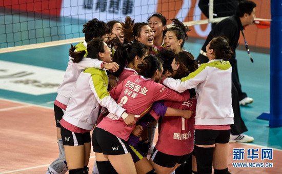 八一女排再胜上海时隔13年重夺联赛冠军(图)