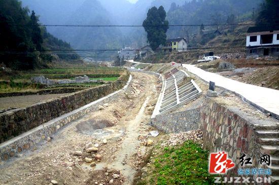 武陵源:加大投入改善人居环境 建设美丽新农村