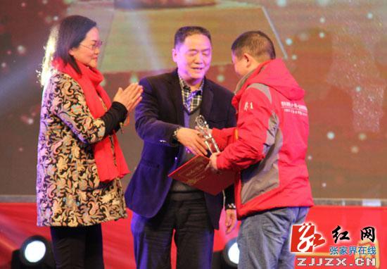 慈利爱心春晚：为爱坚守 温暖人间