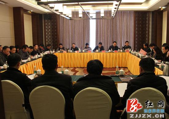 邱初开调研张家界大峡谷国际旅游经济区重点项目