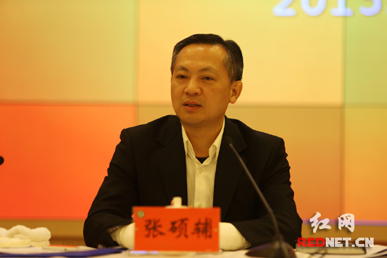 湖南省副省长张硕辅强调，禁伐减伐后，各地要出台适度的补偿政策，减少林农的损失。陈凯军 摄
