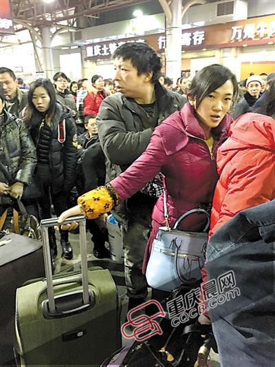 女汉子从新疆倒5次车花7天回家 带80斤柑橘